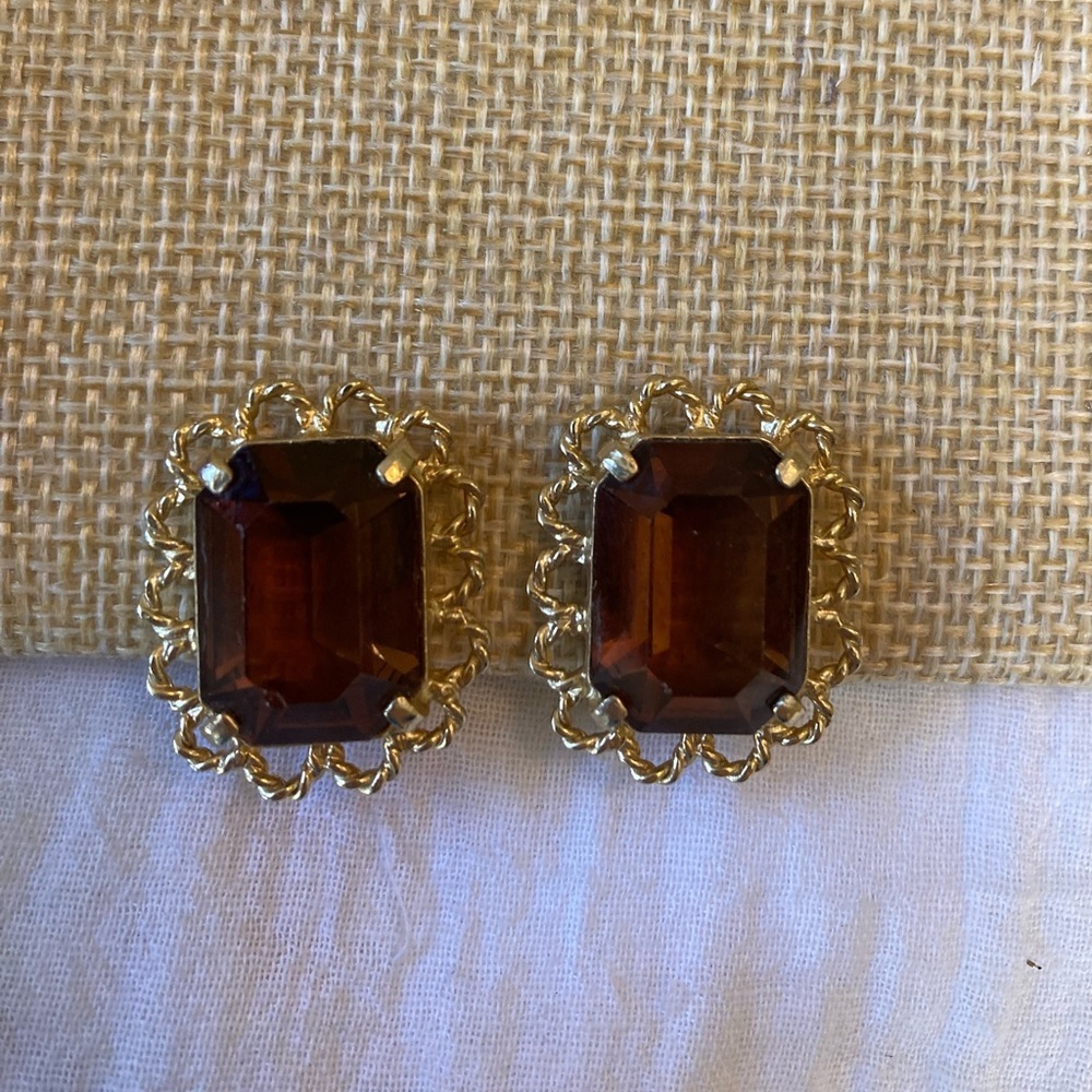 DeNicola Vintage Root‎ Beer Colored Stone Clip on Earrings